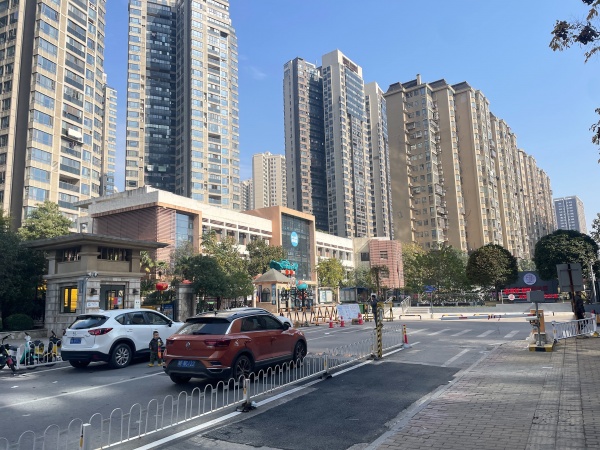 MK205 天心区万人小区114平临街底商门面出租(不可重餐饮 ) MK205 天心区万人小区114平临街底商门面出租(不可重餐饮 )
