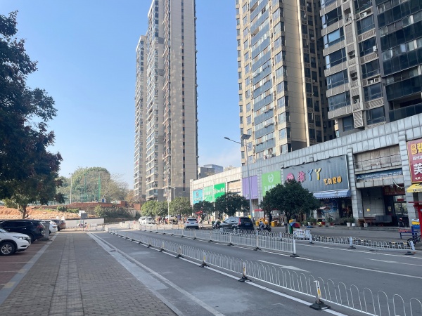 MK205 天心区万人小区114平临街底商门面出租(不可重餐饮 ) MK205 天心区万人小区114平临街底商门面出租(不可重餐饮 )