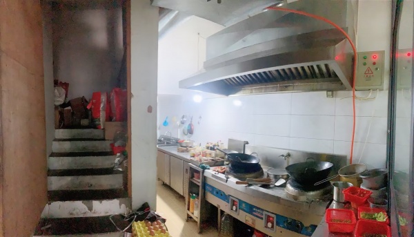 dK232小区出入口旁.暮云商圈鑫天格林香山临街餐馆转让 dK232小区出入口旁.暮云商圈鑫天格林香山临街餐馆转让