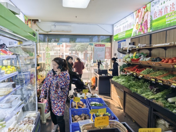MK235 岳麓区钰龙天下日8千大型小区入口60平生鲜店优价转让 MK235 岳麓区钰龙天下日8千大型小区入口60平生鲜店优价转让