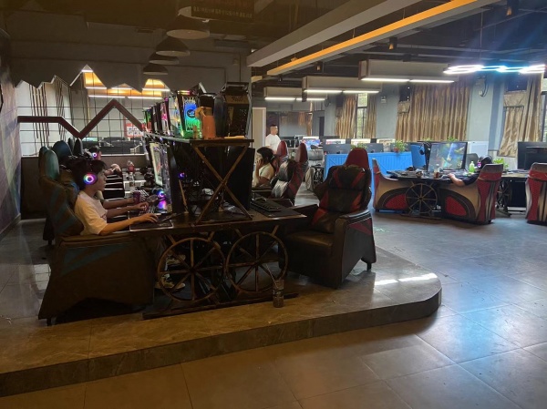 84167 成熟小区一楼商铺八百个平方,可分租可整租 84167 成熟小区一楼商铺八百个平方,可分租可整租