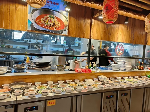 84197 日营1万+雨花区公交新村550平餐饮店带燃气低价转让 84197 日营1万+雨花区公交新村550平餐饮店带燃气低价转让