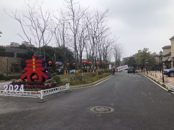 64238开福区高档小区出入口104平旺铺房东直租无行业限制! 64238开福区高档小区出入口104平旺铺房东直租无行业限制!