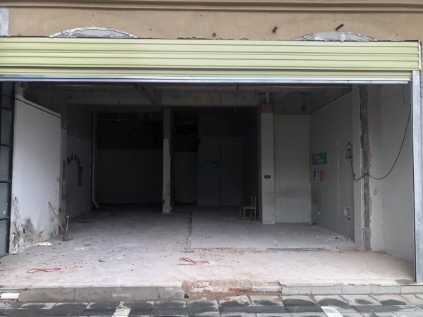 64238开福区高档小区出入口104平旺铺房东直租无行业限制! 64238开福区高档小区出入口104平旺铺房东直租无行业限制!