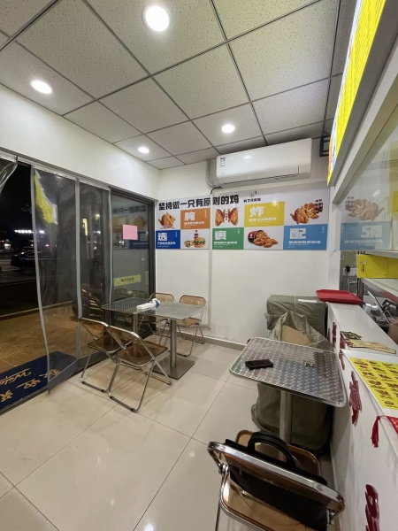 74350y直租!0费用 岳麓区洋湖新城地铁口品牌炸鸡小吃店 74350y直租!0费用 岳麓区洋湖新城地铁口品牌炸鸡小吃店