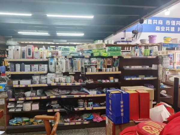 54366龙塘小区地铁附近临街拐角超市低价转让 54366龙塘小区地铁附近临街拐角超市低价转让