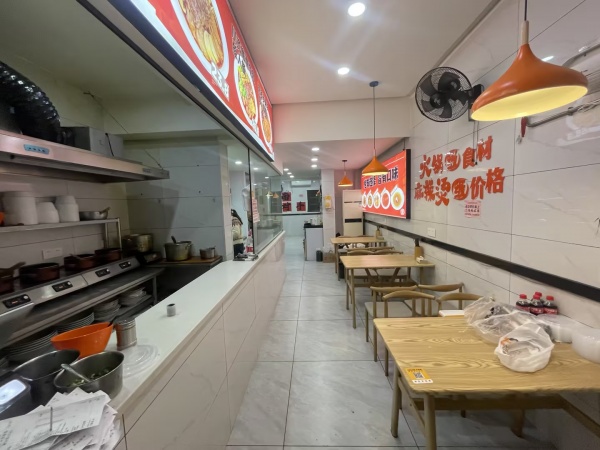 84386 麓谷工业园旁黄金码头53平餐饮店转让(天然气+可外摆) 84386 麓谷工业园旁黄金码头53平餐饮店转让(天然气+可外摆)