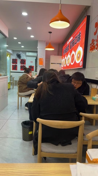 84386 麓谷工业园旁黄金码头53平餐饮店转让(天然气+可外摆) 84386 麓谷工业园旁黄金码头53平餐饮店转让(天然气+可外摆)