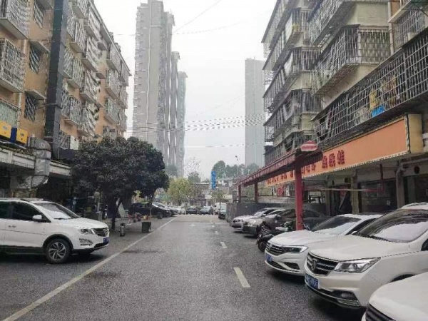 843120 房东直租!开福区大型社区72平门面出租,无转让费 843120 房东直租!开福区大型社区72平门面出租,无转让费