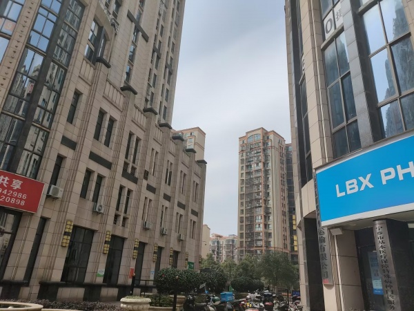 843183 4.28万急转!日营2000+宁乡滨江国际65平卤菜店低价转让 843183 4.28万急转!日营2000+宁乡滨江国际65平卤菜店低价转让