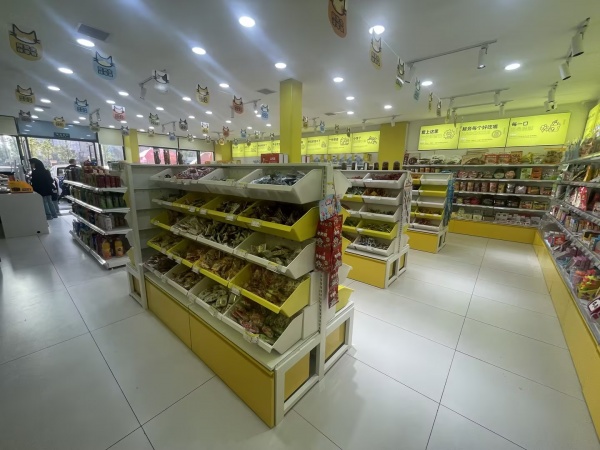 (已转)543265大型小区出入口学校正对面130平零食便利店优价转 (已转)543265大型小区出入口学校正对面130平零食便利店优价转