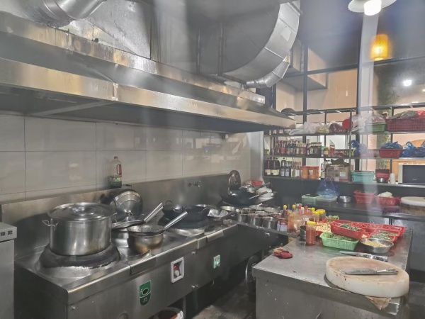 843270 工业园学校旁 日营业额1万以上 夜宵店优价转让 843270 工业园学校旁 日营业额1万以上 夜宵店优价转让