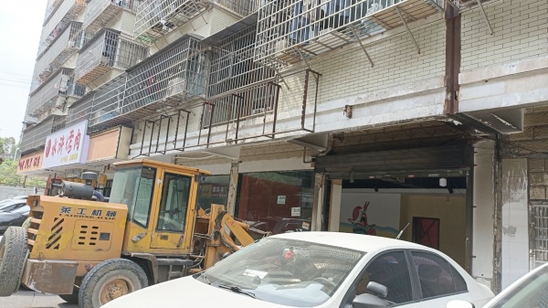 843120 房东直租!开福区大型社区72平门面出租,无转让费 843120 房东直租!开福区大型社区72平门面出租,无转让费