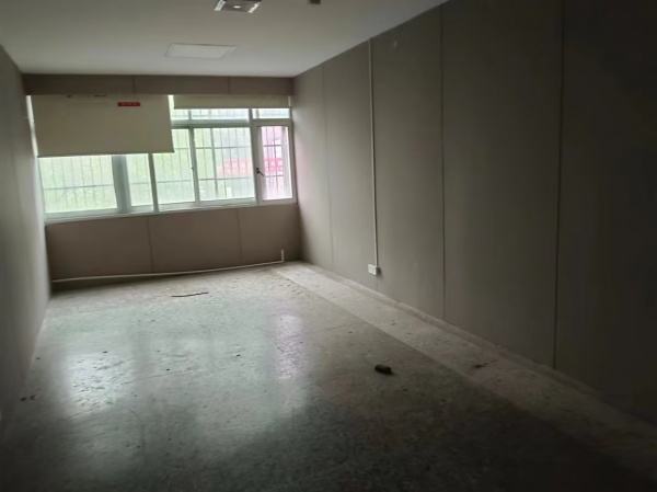 54456租金超便宜!武警医院对面.二楼临街门面出租.房东直租 54456租金超便宜!武警医院对面.二楼临街门面出租.房东直租