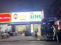 64490急转2万！大学旁临街50平小吃餐饮店低价转让