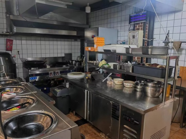 844117 芙蓉区政府地铁口100平港式烧腊店优价转让 844117 芙蓉区政府地铁口100平港式烧腊店优价转让