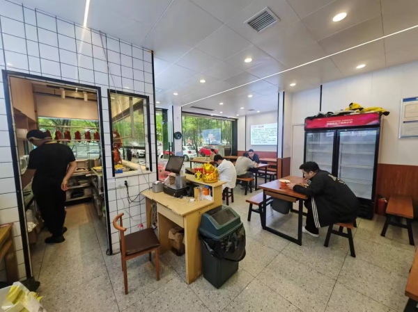 844117 芙蓉区政府地铁口100平港式烧腊店优价转让 844117 芙蓉区政府地铁口100平港式烧腊店优价转让