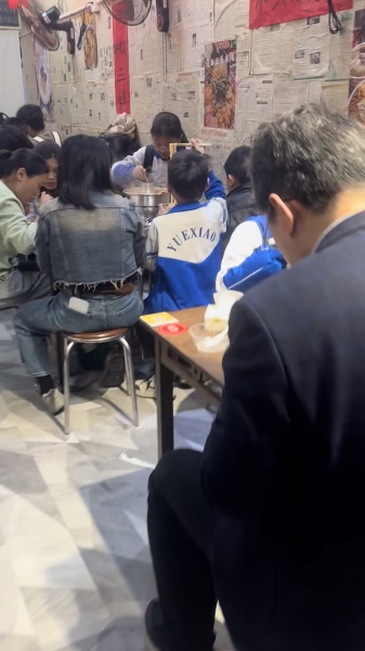844192 火爆!岳麓区大学城学生公寓门口66平餐饮店转让 844192 火爆!岳麓区大学城学生公寓门口66平餐饮店转让
