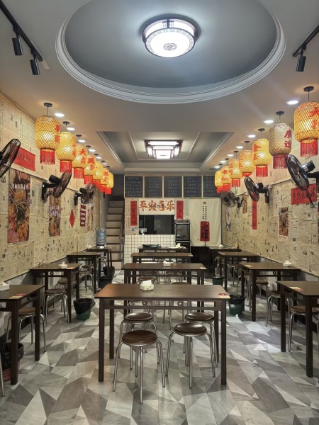 844192 火爆!岳麓区大学城学生公寓门口66平餐饮店转让 844192 火爆!岳麓区大学城学生公寓门口66平餐饮店转让