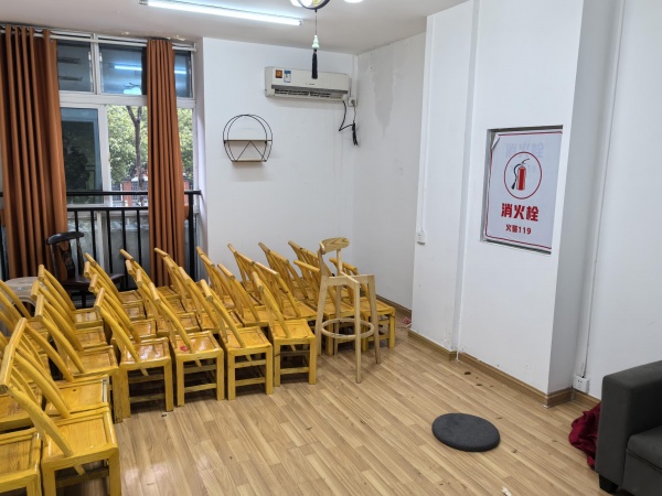 844229 梅溪湖大型小区长梅中学正对面165平临街门面出租 844229 梅溪湖大型小区长梅中学正对面165平临街门面出租