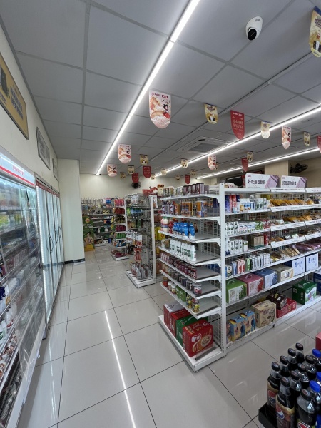 84575 火爆!两大学两小区中间路口拐角头铺品牌超市低价转! 84575 火爆!两大学两小区中间路口拐角头铺品牌超市低价转!