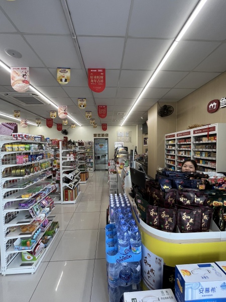 84575 火爆!两大学两小区中间路口拐角头铺品牌超市低价转! 84575 火爆!两大学两小区中间路口拐角头铺品牌超市低价转!
