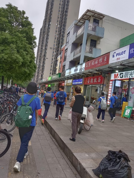 84594 岳麓区长郡双语中学出入口正对面临街精装餐馆低价转让 84594 岳麓区长郡双语中学出入口正对面临街精装餐馆低价转让
