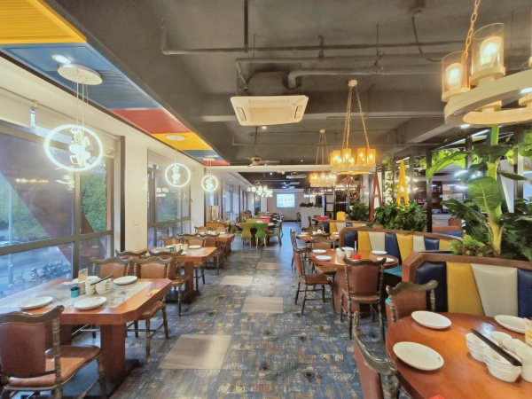 745196拐角大展示面雨花亭桔园小区入口临街二楼餐饮店优转 745196拐角大展示面雨花亭桔园小区入口临街二楼餐饮店优转