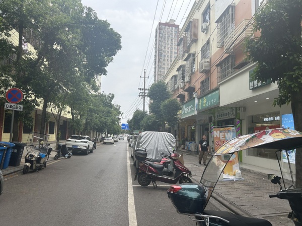 845202 2万急转!湖南信息学院美发店低价转让(可空转) 845202 2万急转!湖南信息学院美发店低价转让(可空转)