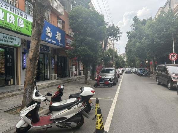 845202 2万急转!湖南信息学院美发店低价转让(可空转) 845202 2万急转!湖南信息学院美发店低价转让(可空转)