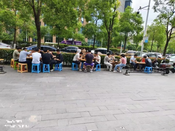 845219 月入2万5以上麓谷工业园出入口临街精装餐馆优价转让 845219 月入2万5以上麓谷工业园出入口临街精装餐馆优价转让