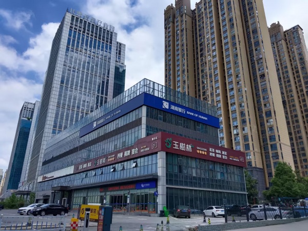 845219 月入2万5以上麓谷工业园出入口临街精装餐馆优价转让 845219 月入2万5以上麓谷工业园出入口临街精装餐馆优价转让