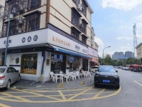 74617双门头拐角日营3000加品牌粉面店带外摆2百平急转
