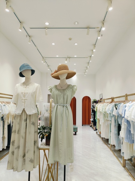 846103 2万急转!梅溪湖地铁口写字楼入口商业街服装店(空转) 846103 2万急转!梅溪湖地铁口写字楼入口商业街服装店(空转)