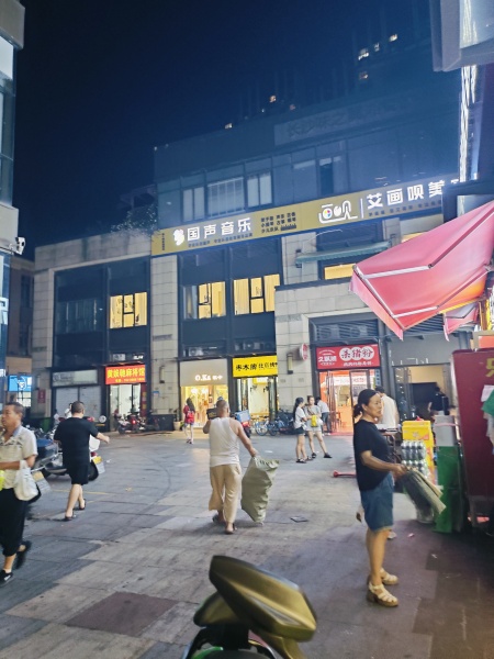 846103 2万急转!梅溪湖地铁口写字楼入口商业街服装店(空转) 846103 2万急转!梅溪湖地铁口写字楼入口商业街服装店(空转)