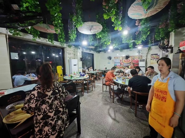 746211经营12年老店 日营过万餐饮夜宵店优价转让 746211经营12年老店 日营过万餐饮夜宵店优价转让