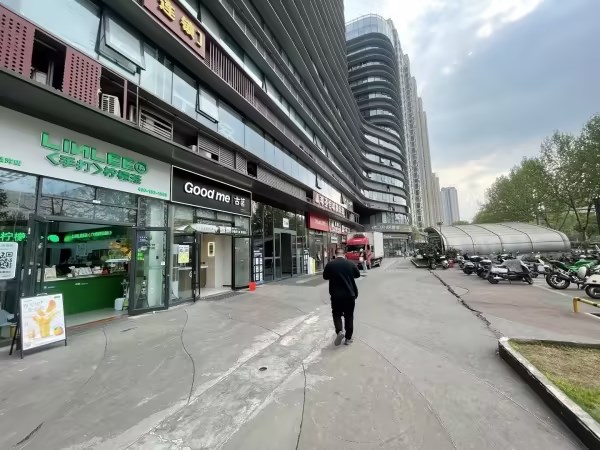 64740写字楼+地铁口十字路口临街精装门面空转 64740写字楼+地铁口十字路口临街精装门面空转