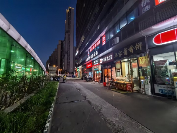 64740写字楼+地铁口十字路口临街精装门面空转 64740写字楼+地铁口十字路口临街精装门面空转