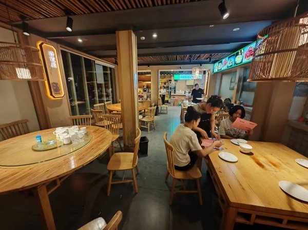 647235岳麓区观沙岭日营7000➕餐饮门店低价转让 647235岳麓区观沙岭日营7000➕餐饮门店低价转让
