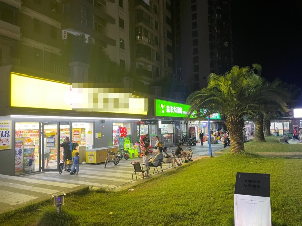 847246小区出入口头铺独家日营7.5k品牌零食店优价转让(可蹲点)(入住率50%) 847246小区出入口头铺独家日营7.5k品牌零食店优价转让(可蹲点)(入住率50%)