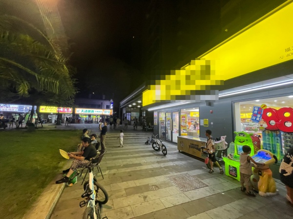 847246小区出入口头铺独家日营7.5k品牌零食店优价转让(可蹲点)(入住率50%) 847246小区出入口头铺独家日营7.5k品牌零食店优价转让(可蹲点)(入住率50%)