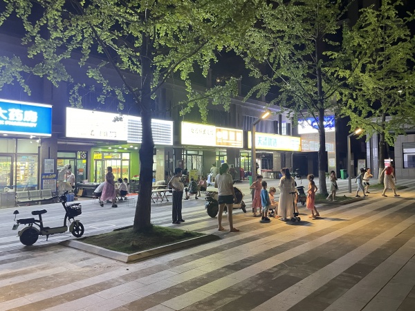 847246小区出入口头铺独家日营7.5k品牌零食店优价转让(可蹲点)(入住率50%) 847246小区出入口头铺独家日营7.5k品牌零食店优价转让(可蹲点)(入住率50%)