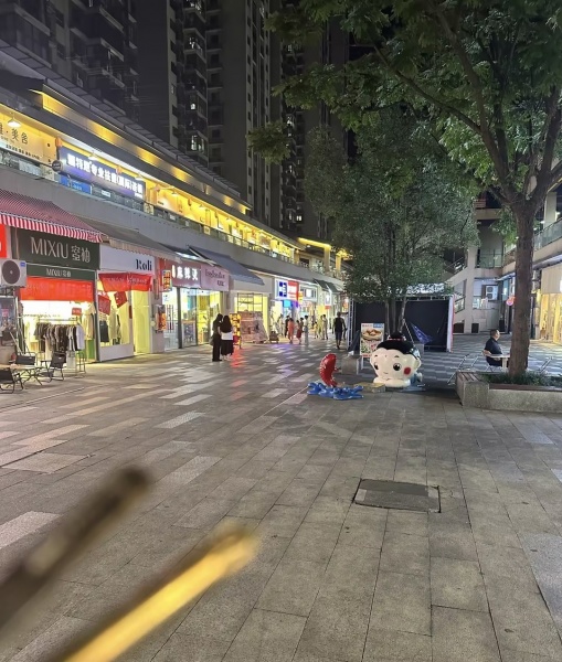 847249 6万急转!新华联梦想城商业街精装修50平米小吃店 847249 6万急转!新华联梦想城商业街精装修50平米小吃店