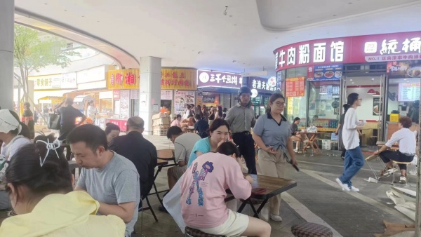 54888开福区芙蓉中路和德雅路大排档 54888开福区芙蓉中路和德雅路大排档