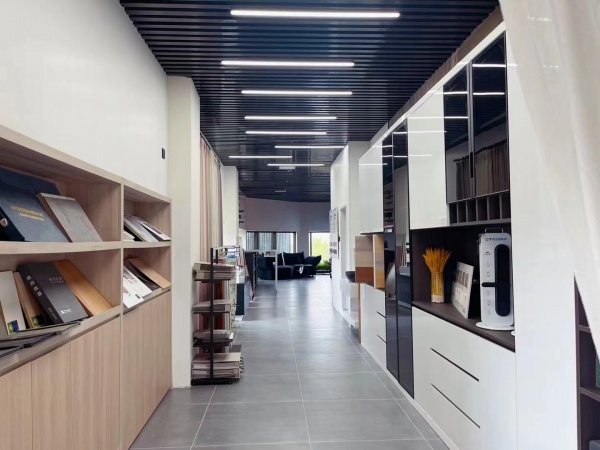 747144转让|临街独栋装修公司与咖啡店的结合现转让了 747144转让|临街独栋装修公司与咖啡店的结合现转让了