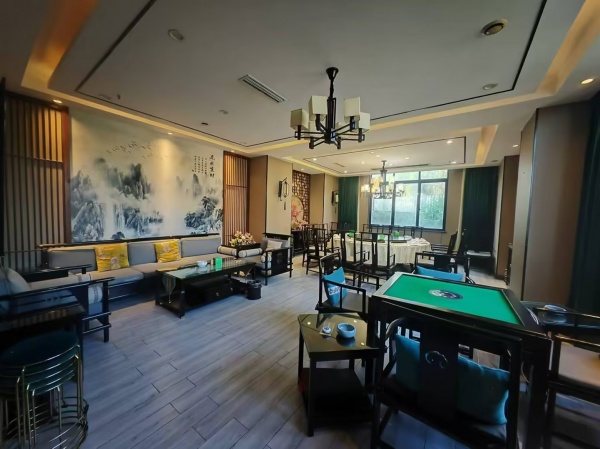 848255 岳麓区工商大学旁780平茶餐厅低价转让 848255 岳麓区工商大学旁780平茶餐厅低价转让