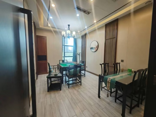848255 岳麓区工商大学旁780平茶餐厅低价转让 848255 岳麓区工商大学旁780平茶餐厅低价转让