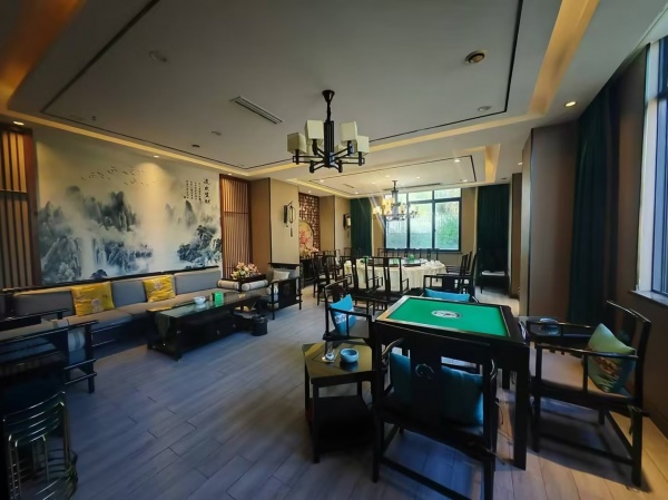 848255 岳麓区工商大学旁780平茶餐厅低价转让 848255 岳麓区工商大学旁780平茶餐厅低价转让