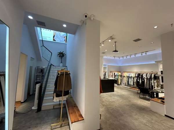74964茶子山观沙岭超大招牌十字路口精装修服装店空转 74964茶子山观沙岭超大招牌十字路口精装修服装店空转