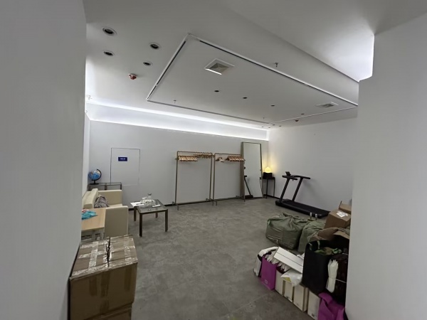 74964茶子山观沙岭超大招牌十字路口精装修服装店空转 74964茶子山观沙岭超大招牌十字路口精装修服装店空转